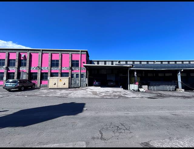 7,618M² WAREHOUSE FOR SALE IN MOBENI